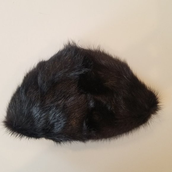 Canadian Woman's Muskrat Hat - Picture 1 of 4